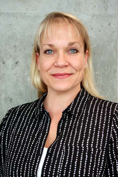 Isabelle Lavallée, Directrice des services de consultation de l'Institut dentaire international.